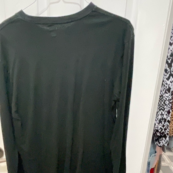 Old navy t-shirt black longsleeve - Picture 3 of 6